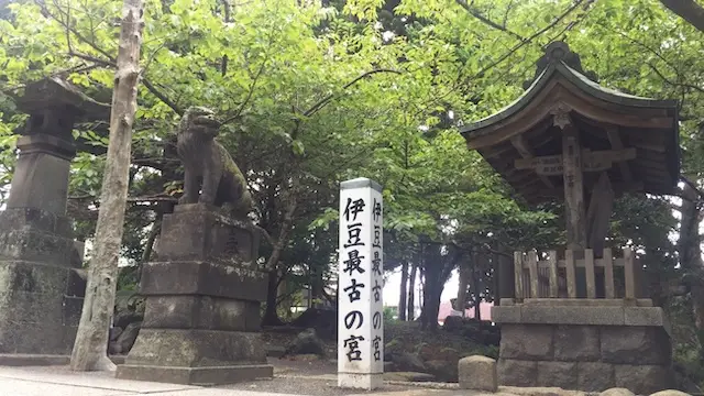 白浜神社の狛犬
